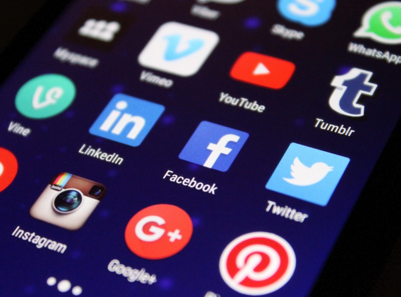media-social-media-apps-social-network-facebook